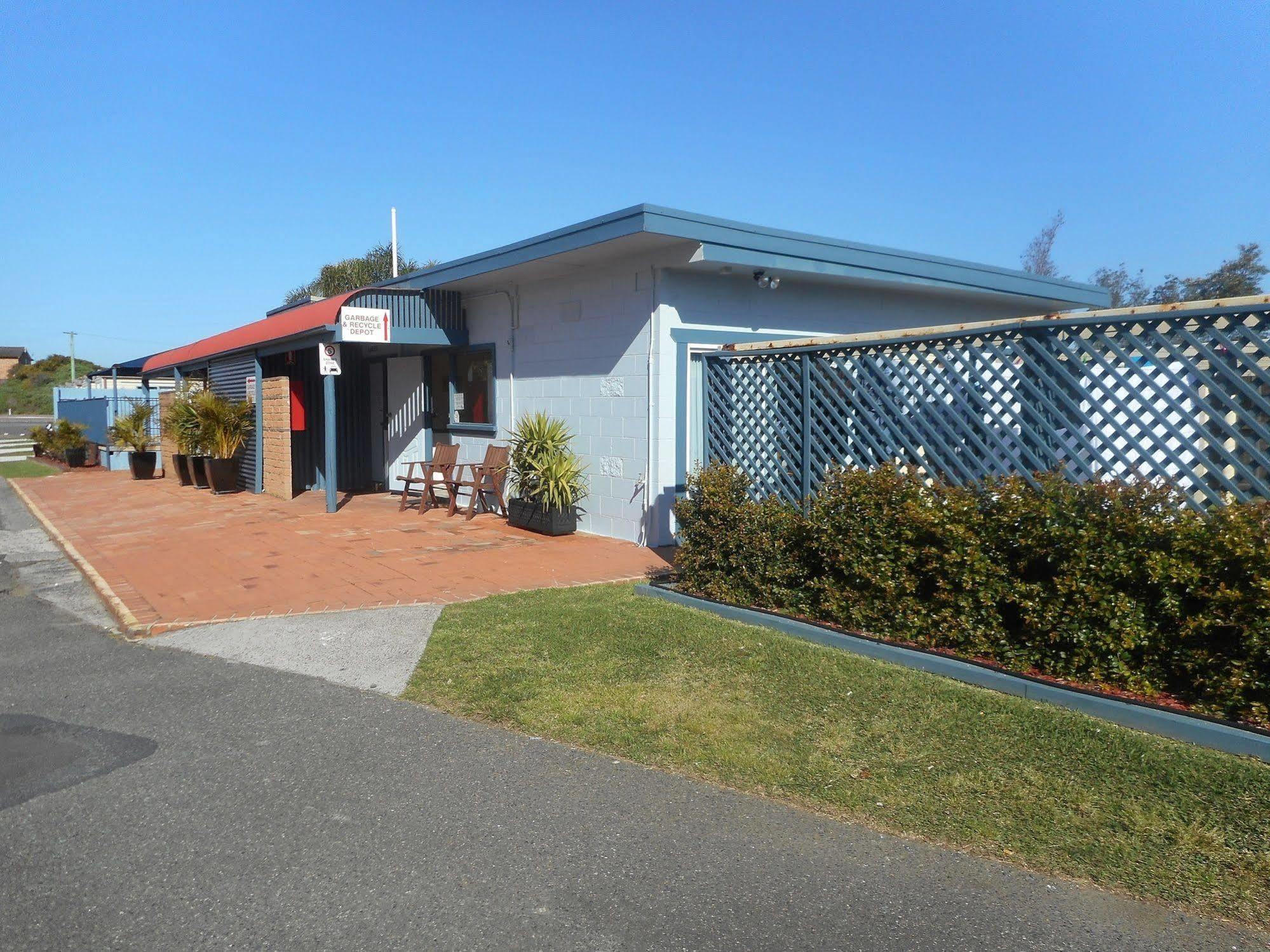 Two Shores Holiday Village Entrance Esterno foto